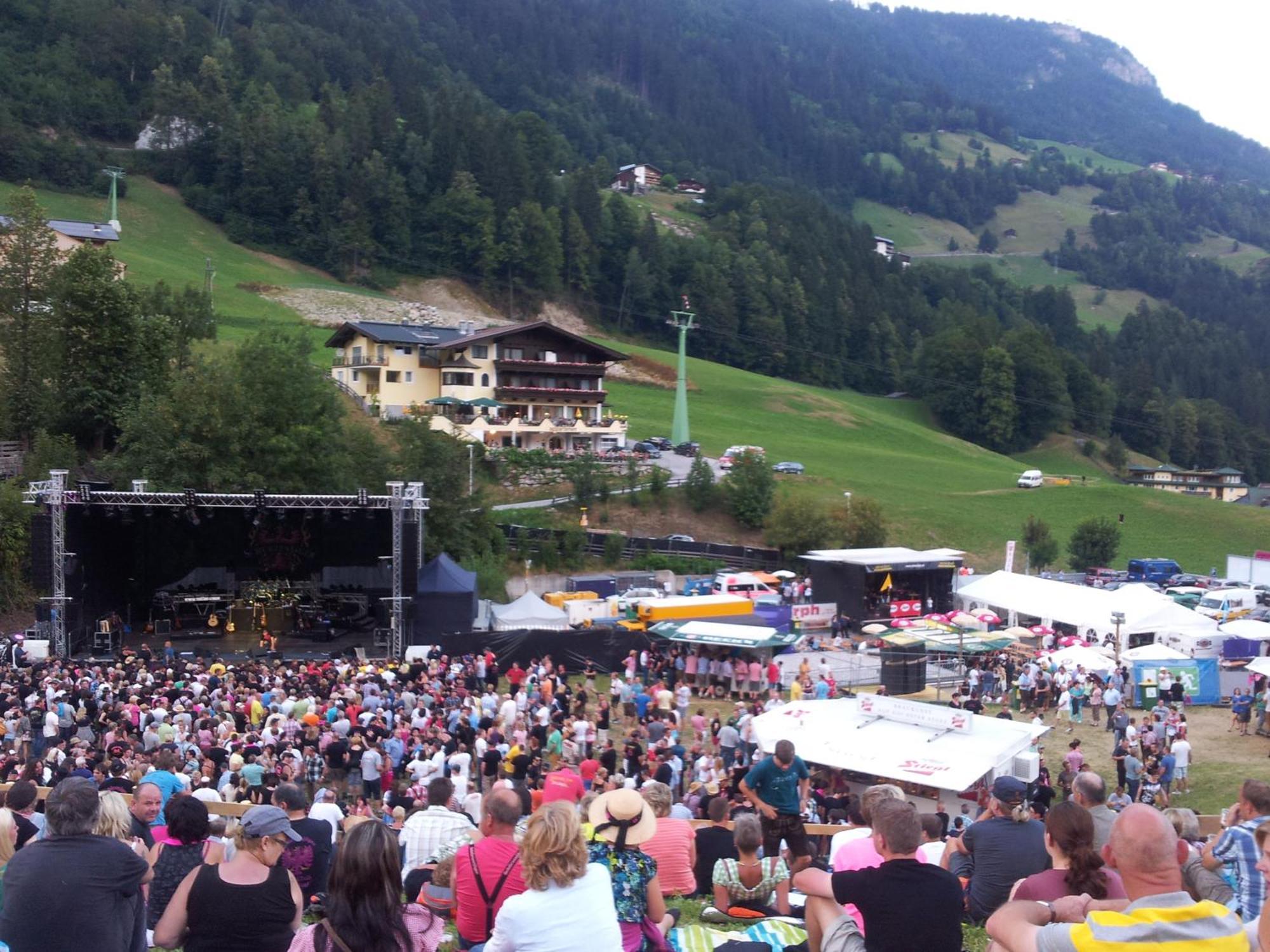 Appartementhaus Zillertal By Piaunddirk فينكنبرغ المظهر الخارجي الصورة